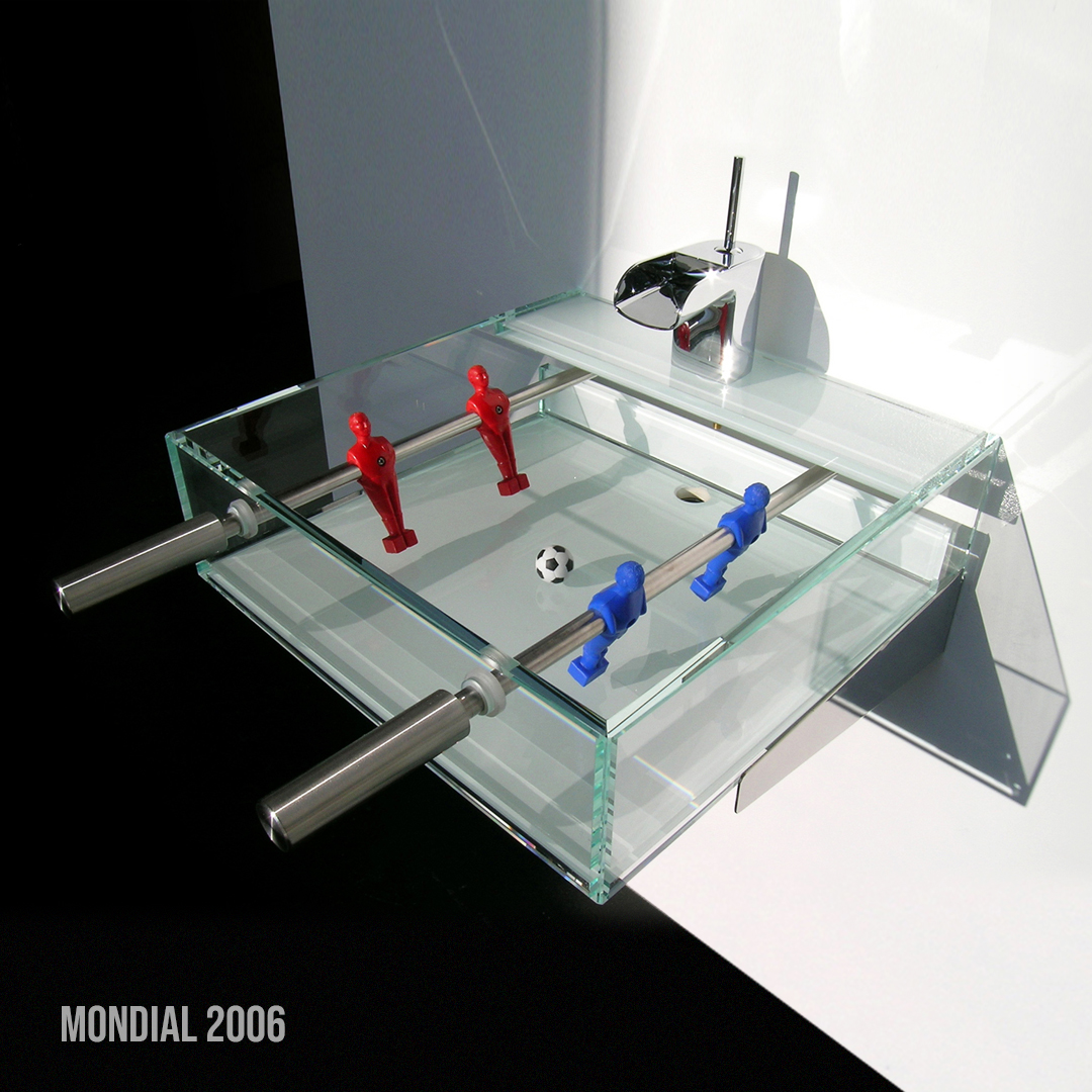 Mondial 2006 design Simone Casarotto lavabo calciobalilla football washbasin biliardino nel bagno